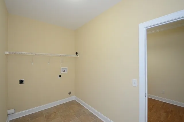 106 Thompson St — Photo 24