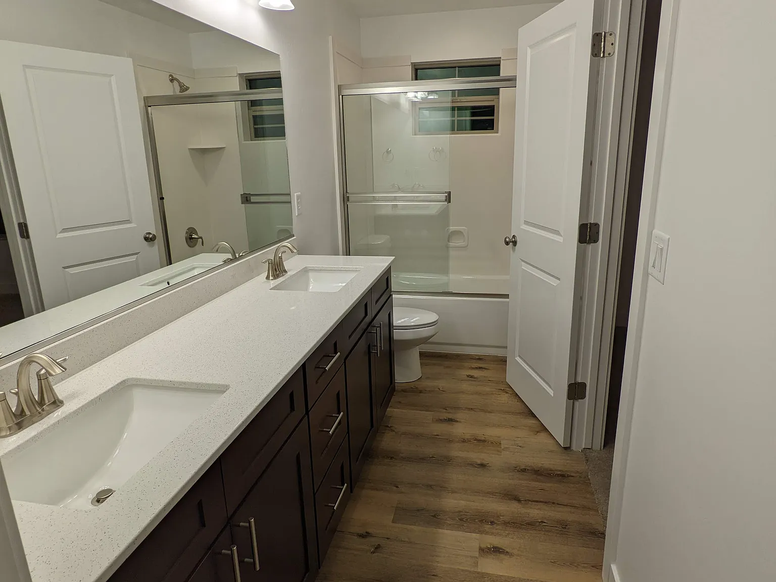 3 bed, 2.5 bath, 1400 sqft, $1,650 — Photo 3