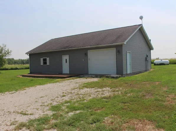 16666 Carl Springs Rd, Wapella, IL 61777