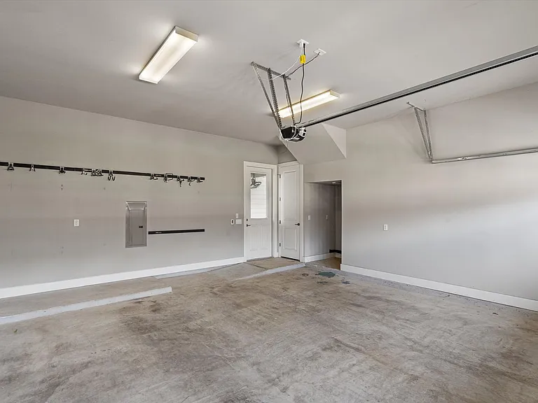 3120 Tom Miller St — Photo 42