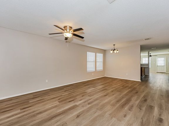 5th image of 4229 Gray Fox Dr
