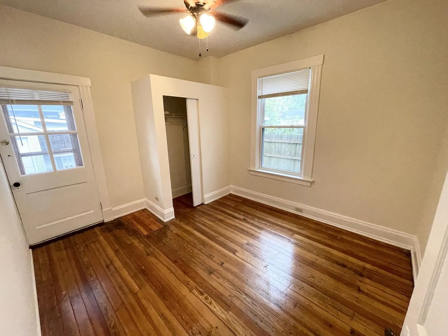 2 bed, 1.0 bath, $1,295 — Photo 4
