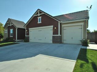1046 Maine Ave, Clovis, CA