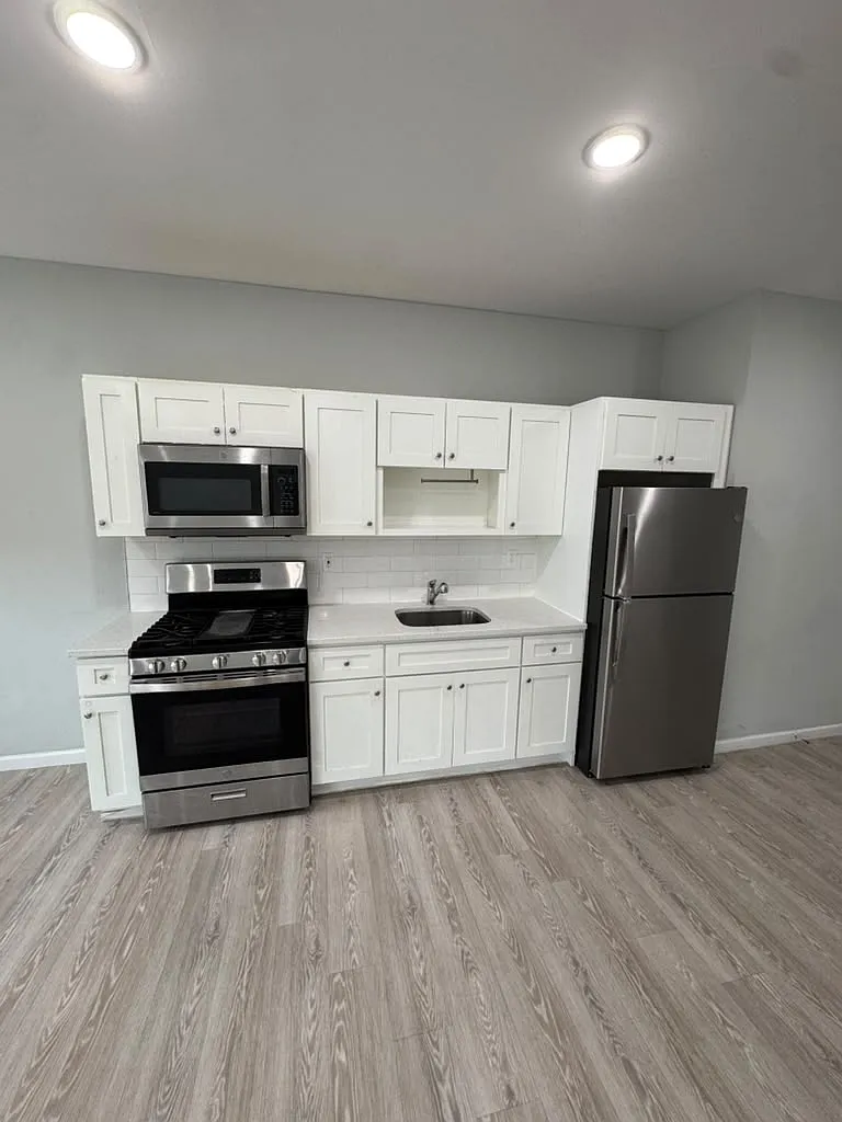 2 bed, $2,127 — Photo 3