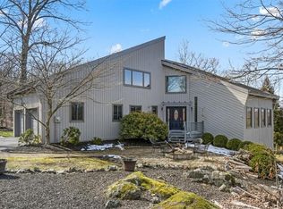 3 Deer Track Ln, Cortlandt Manor, NY 10567