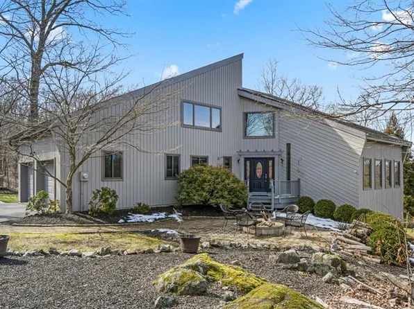 3 Deer Track Lane, Cortlandt Manor, NY 10567