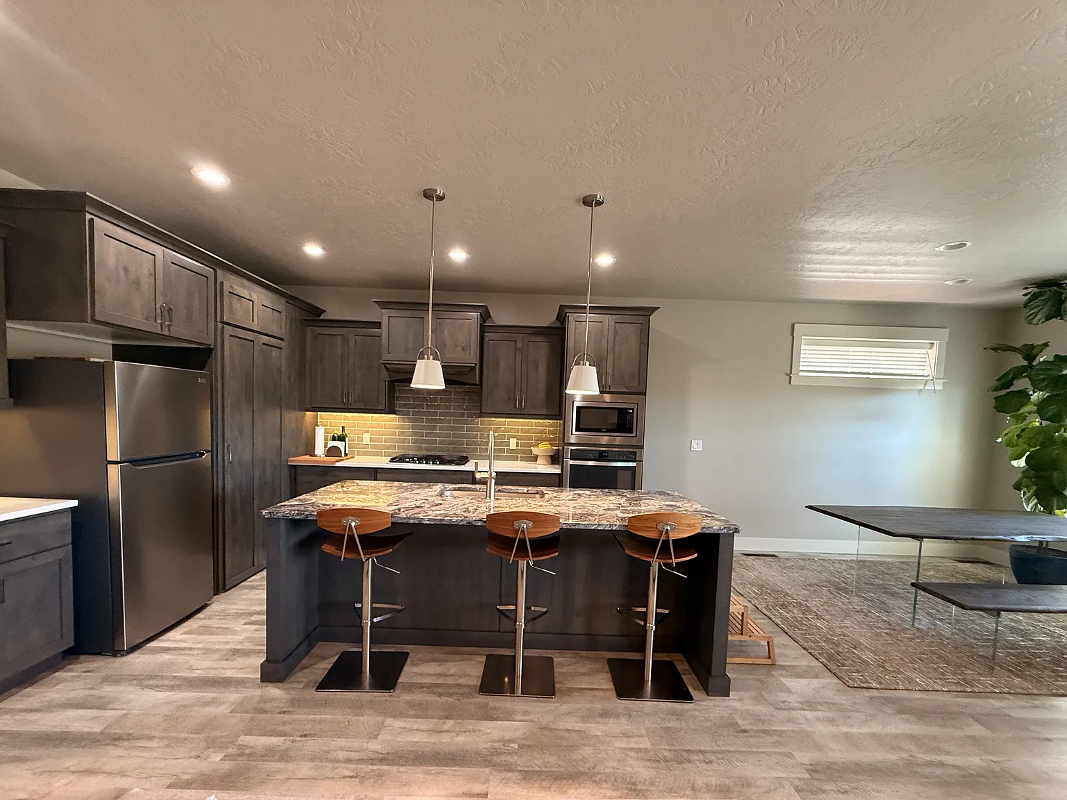 3 bed, 2.5 bath, 2053 sqft, $2,795 — Photo 4