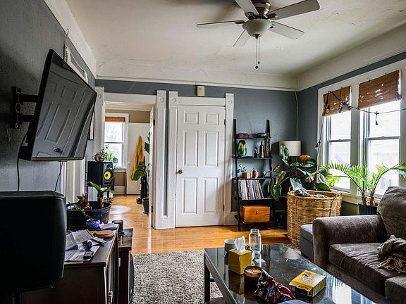 4th image of 1619 N Warren Ave #1621