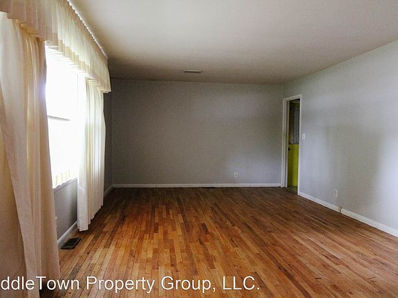 5th image of 1308 W Beechwood Ave