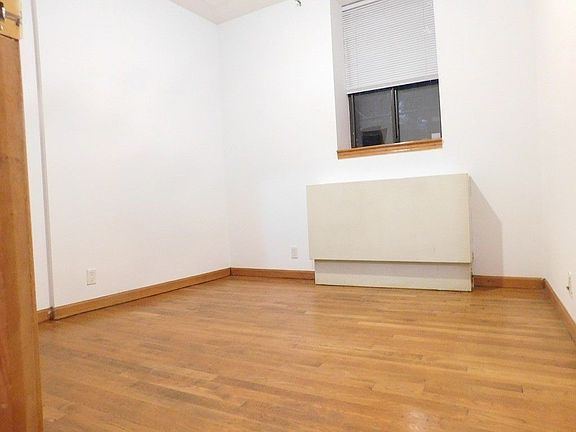 4th image of 457 W 46th St #1S