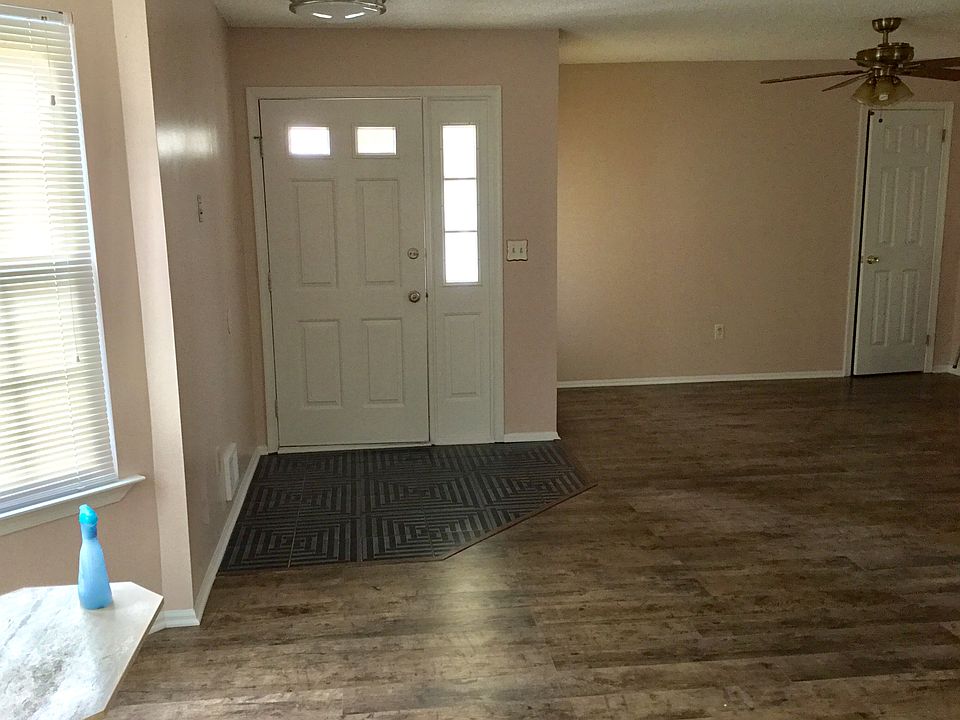 Living room entryway 