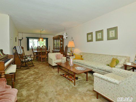 3rd image of 137 Boxwood Dr