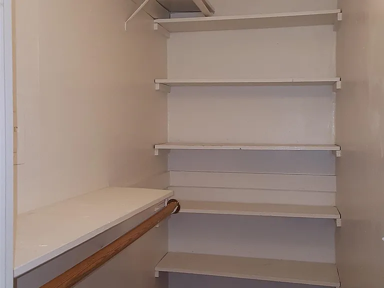 627 Rose Ave #4 — Photo 7