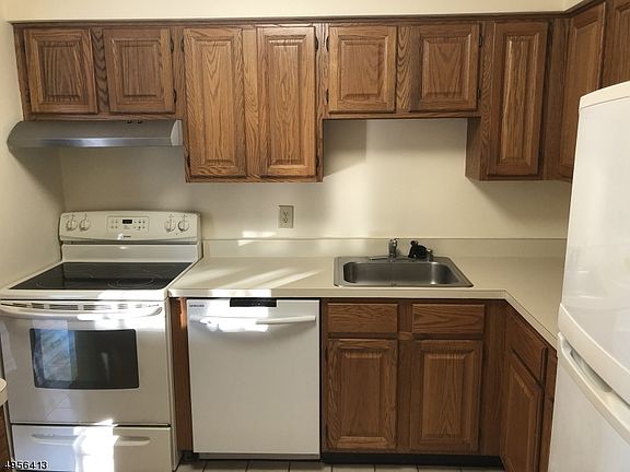 5th image of 217 Alexandria Way #217