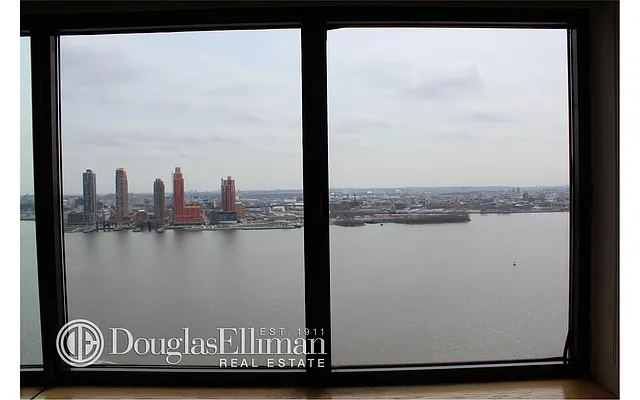 Rented by Douglas Elliman | media 27