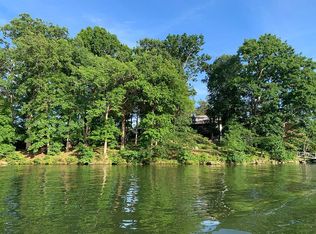 3338 Turtle Cove Dr, Louisville, TN 37777