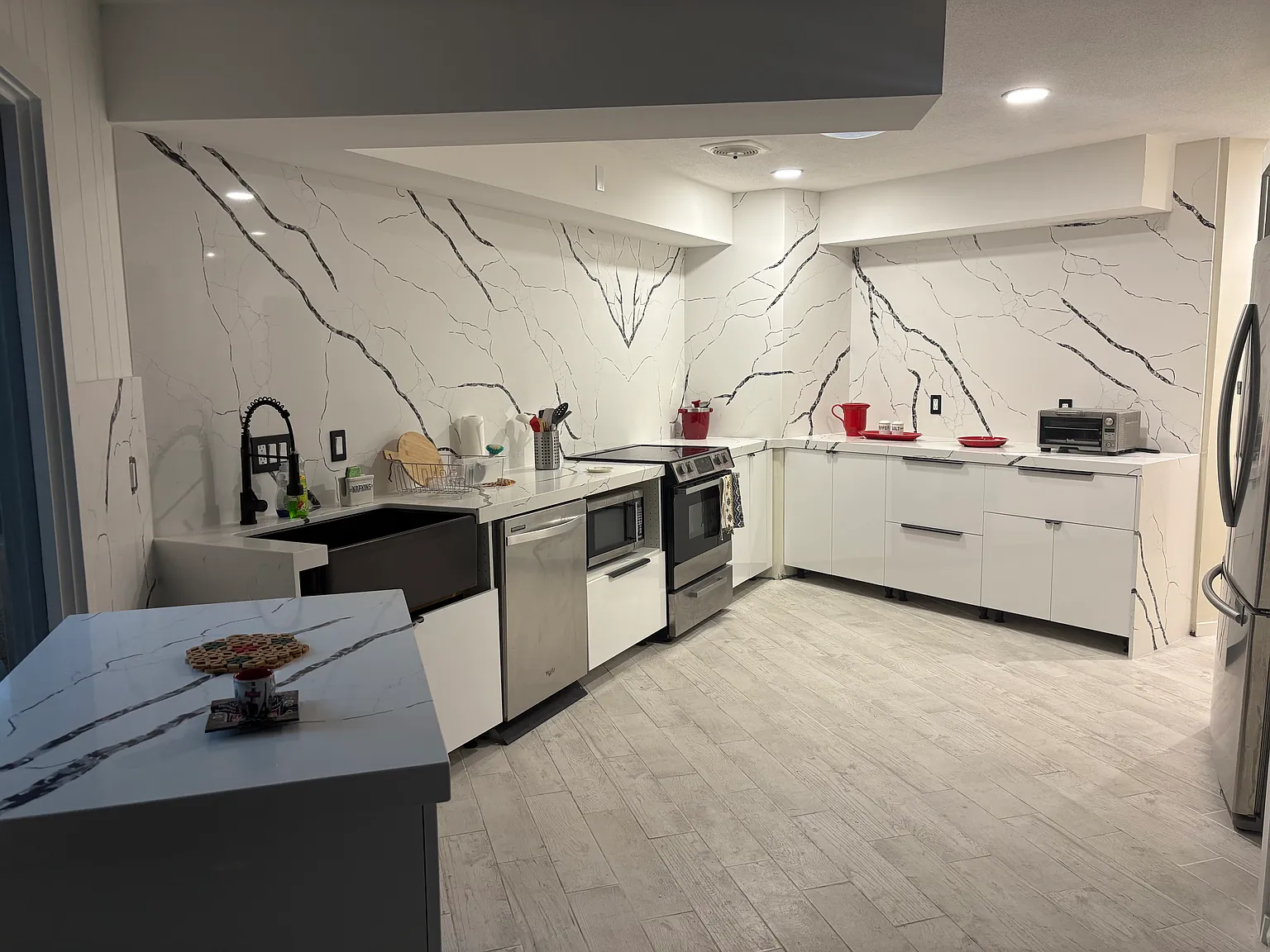 2 bed, 1300 sqft, $1,750 — Photo 2