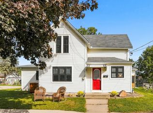 116 Monroe St, Decorah, IA 52101