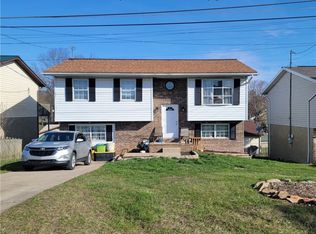 15 Seville Dr, Hurricane, WV