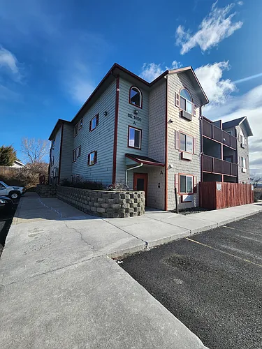 1450 SE Harvest Dr Photo 1