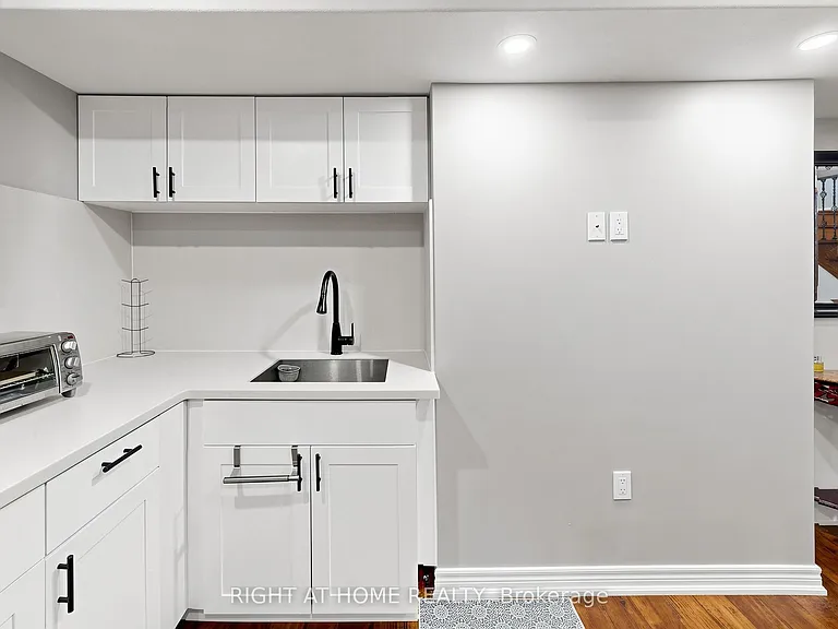 46 Aishford Rd #BASEMENT — Photo 11
