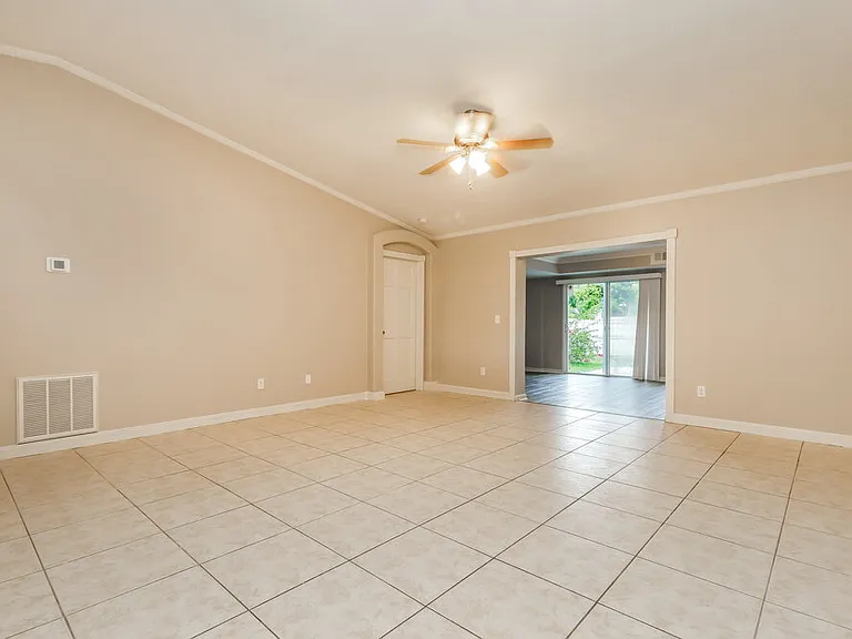 2702 Woodstream Cir — Photo 5