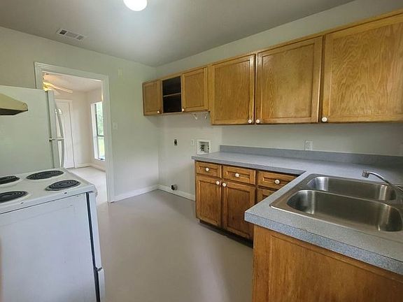 2nd image of 819 Estelle Ave #1