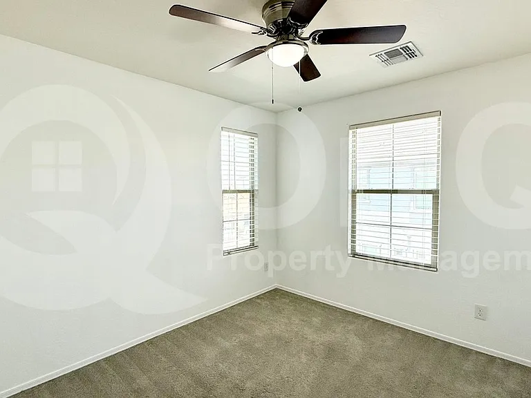 156 N 56th Pl — Photo 16