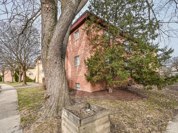 735 Walnut St #735, Waukegan, IL 60085