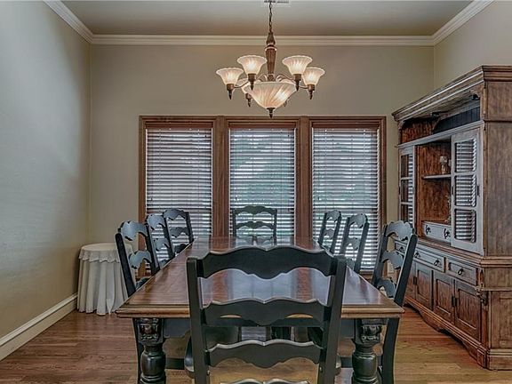 5th image of 2708 Amesbury Lake Dr