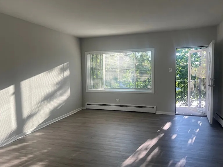 4525 W 95th St — Photo 3