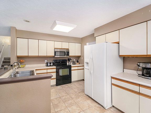 5th image of 100 Minges Forest Ln