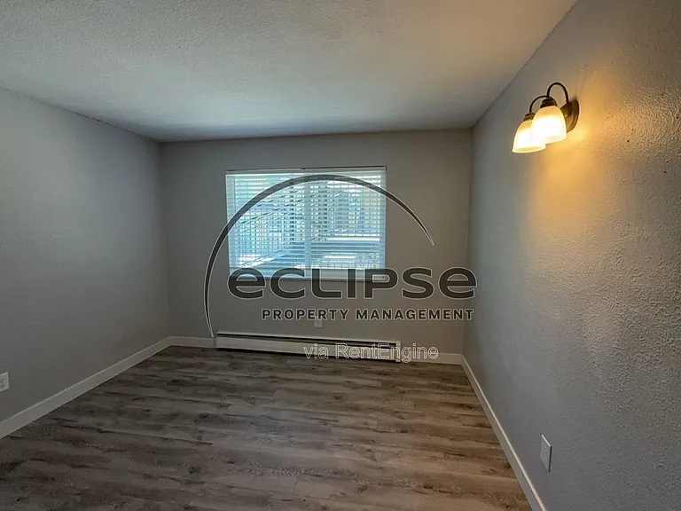 Summit View Apartments — Photo 223