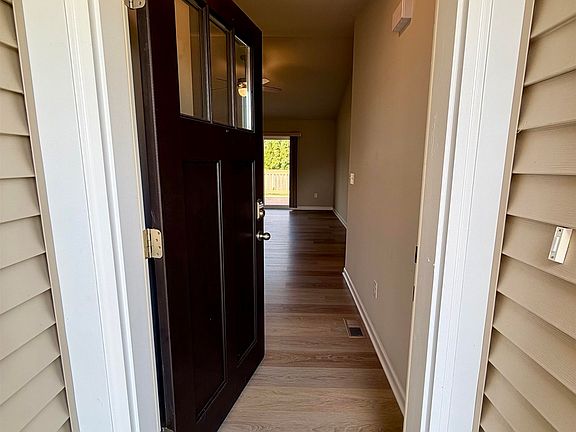 3rd image of 1615 Lee Ln