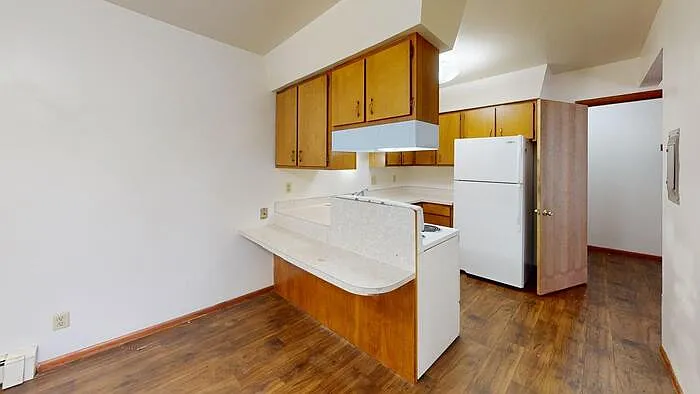 305 Ryan Dr #10 — Photo 2