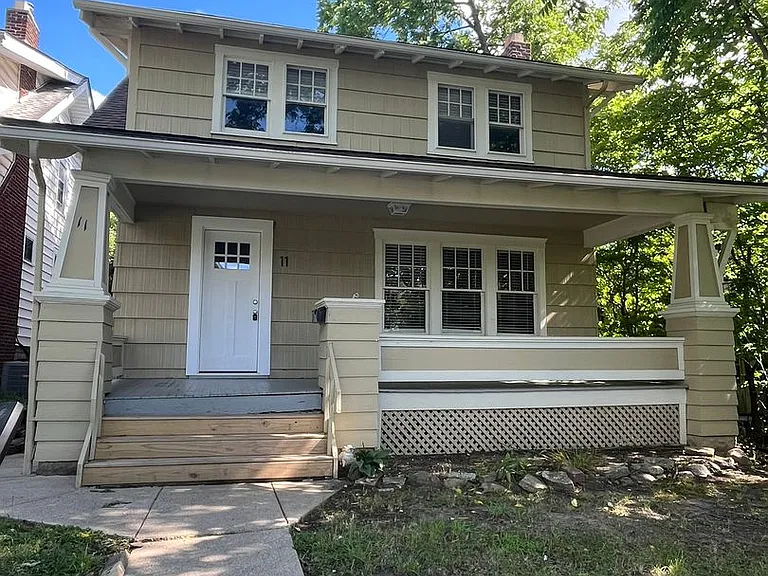 11 E Kelso Rd — Photo 1