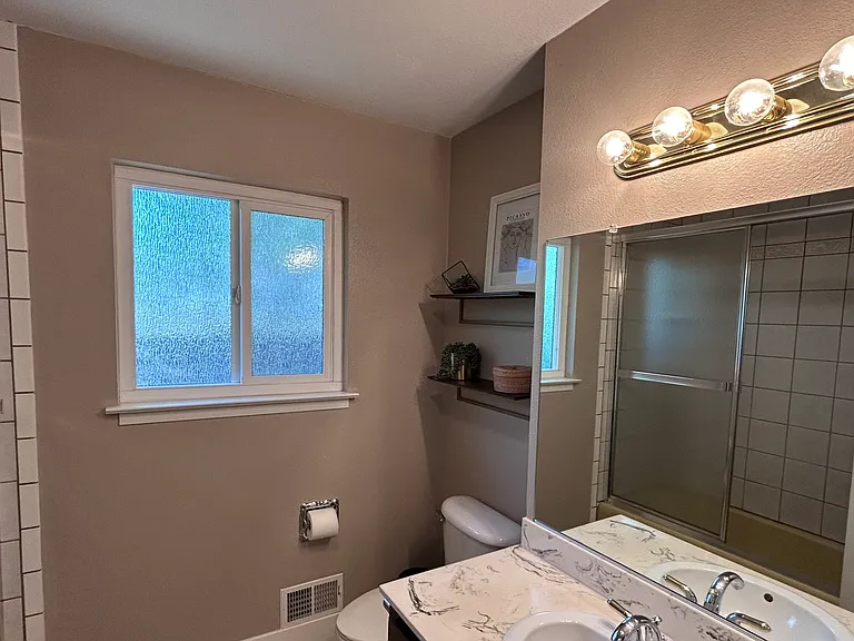 1803 Tanglewood Ln — Photo 11
