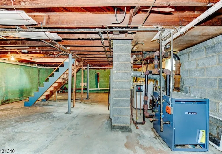 10 Lake Dr — Photo 35