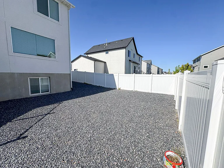 4138 W 750 S — Photo 28