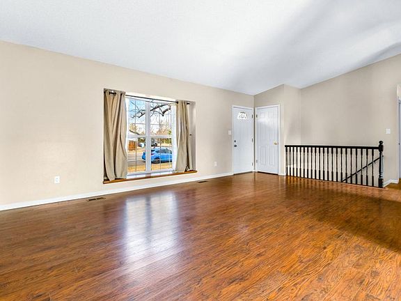 4th image of 3636 Caribou Dr