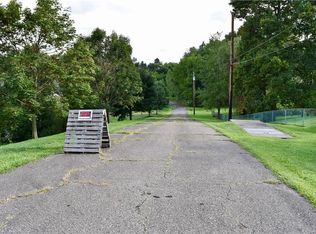 1 Pvt Sayer Rd, Oakdale, PA 15071