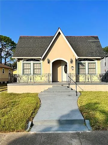 3 bed, 2.0 bath, 1745 sqft, $1,800 — Photo 1