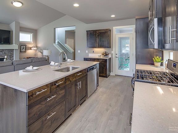 5th image of 61118 SE Sydney Harbor Dr