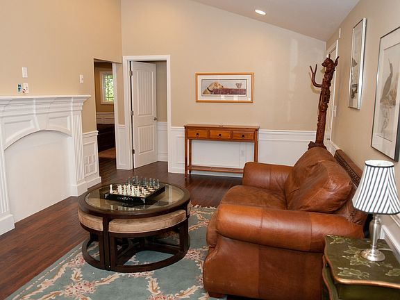 4th image of 21 N Dennie Pl