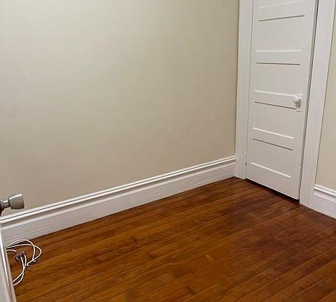 4th image of 37 Jasper Pl #37
