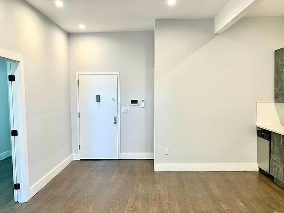 5th image of 355 Marion St #3R