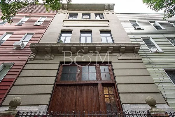 Rented by Brick&Mortar | media 34