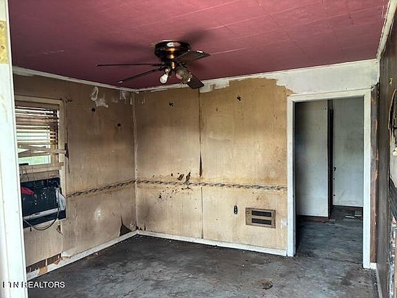 5th image of 623 N Charles Seivers Blvd