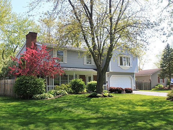 2nd image of 910 Heartwood Ln