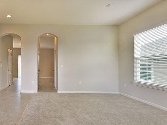 4th image of 2038 Honeybell Ave